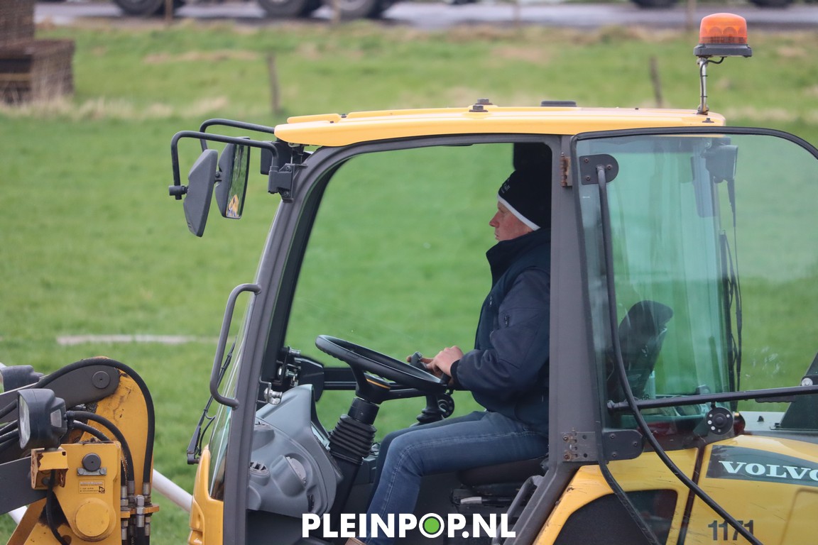 VRIJDAG 1 APRIL      (16)